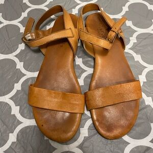 Mariela Women's Leather Sandals Made in Italy, Size Missing Fits Like 10/11